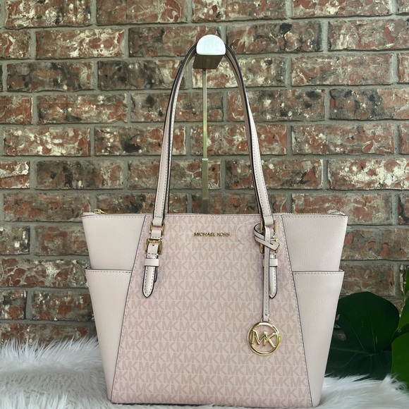 Micheal Kors purse and wallet - Picture 2 of 14